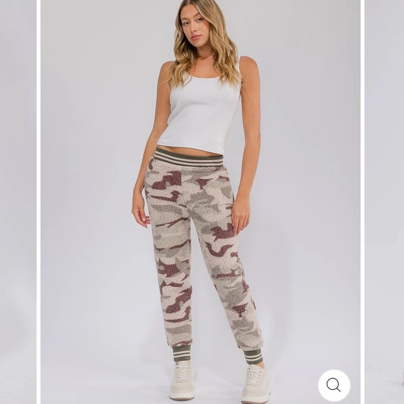 Hem & Thread Pants - Camo Print Fleece Joggers with Striped Waistband, warm and soft. Thick fabric